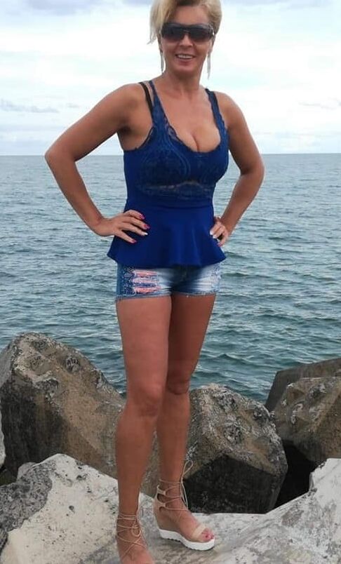 ROU ROMANIAN MILFS MOM IS A HORNY TITS MONSTER
