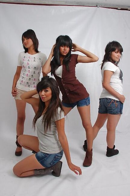 Joven mama chichona