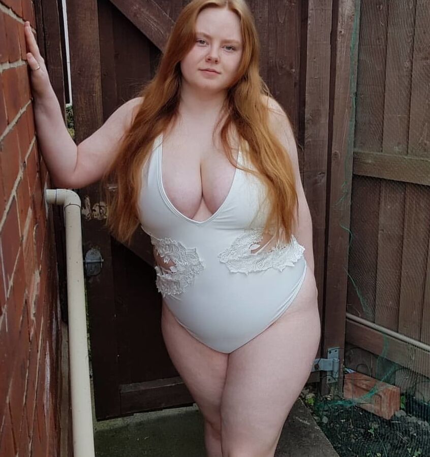 Sexy Chubby Redhead