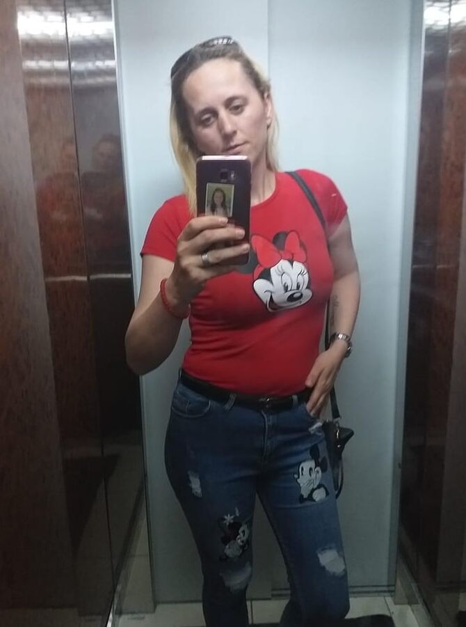 Bosnian Milf Mom