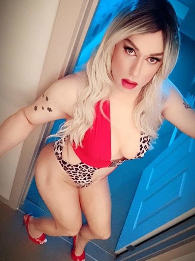 Swimwear selfies