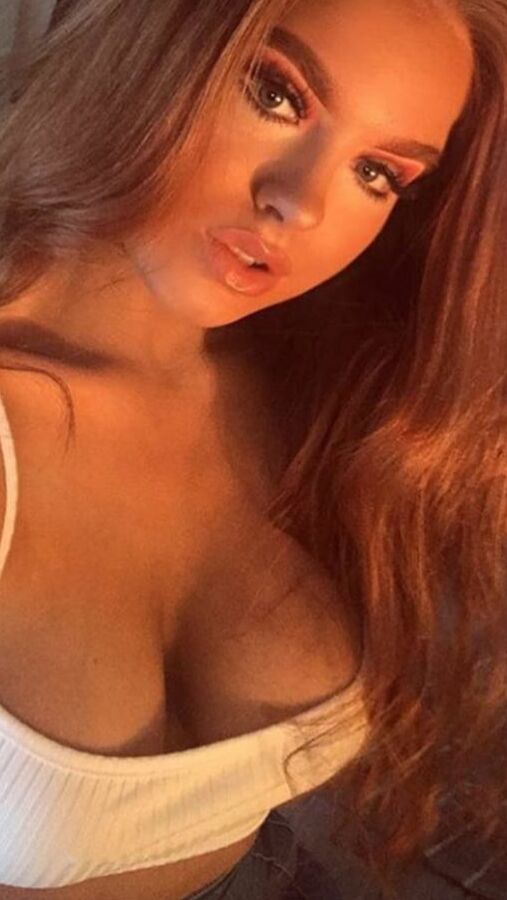 ELLIE G UK BABE WITH GORGEOUS BIG TITS