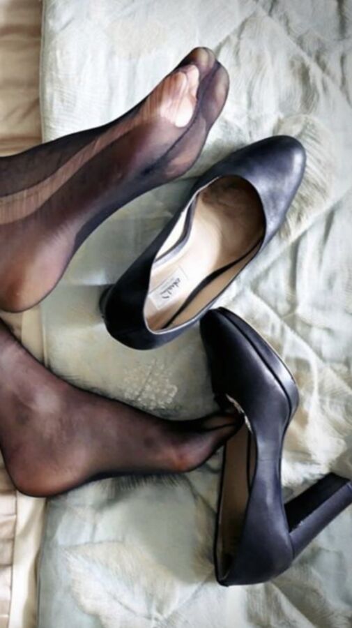Sooooo glad to take my heels off after a long flight