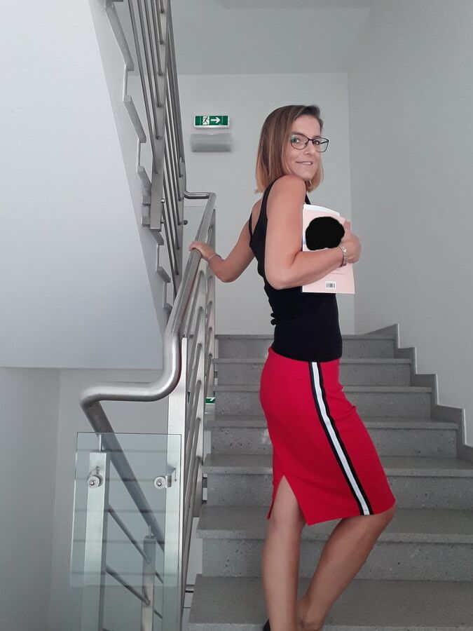 Beautiful Milf showing Everything