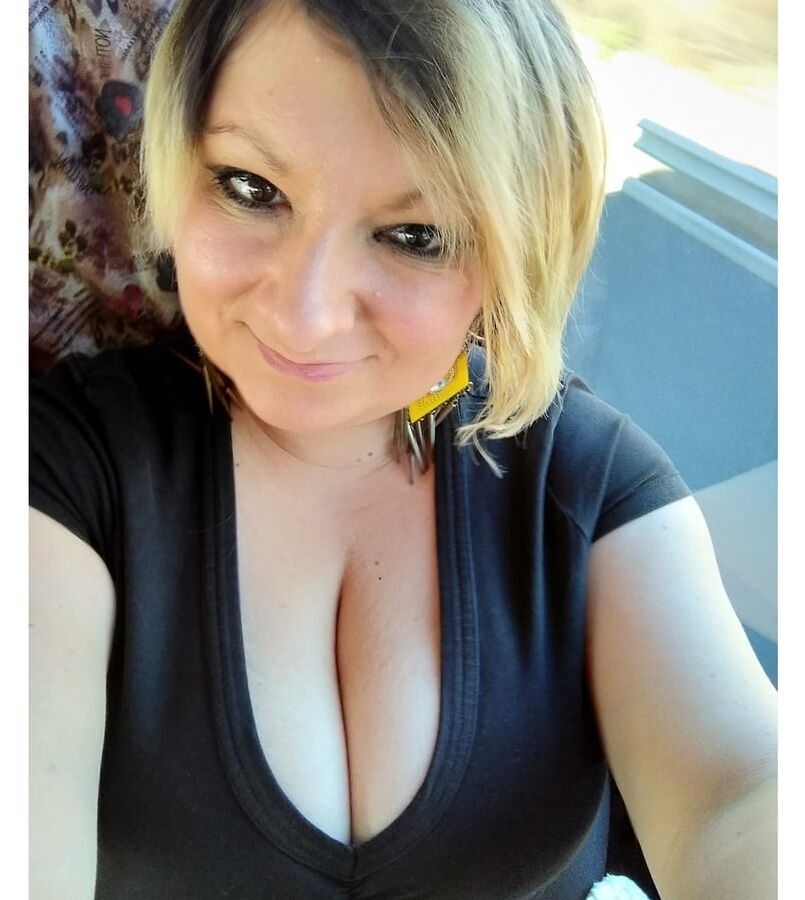 ROU ROMANIAN MILFS MOM IS A FAT SLUT