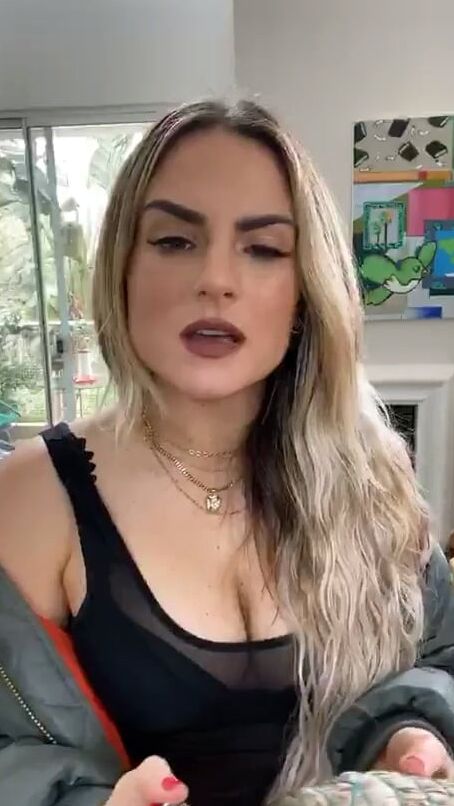 Sexy JoJo - Boobs On Show Again