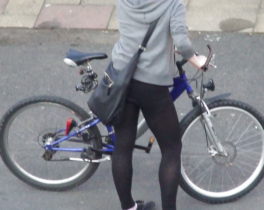 Polish pantyhose voyeur
