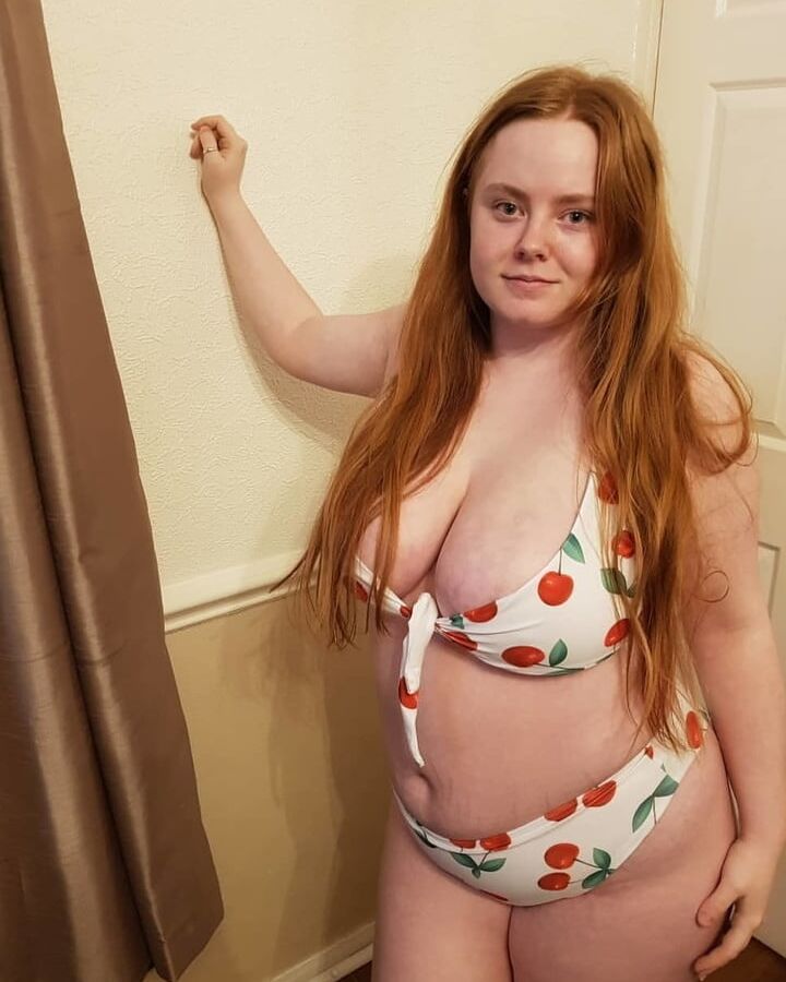 Sexy Chubby Redhead