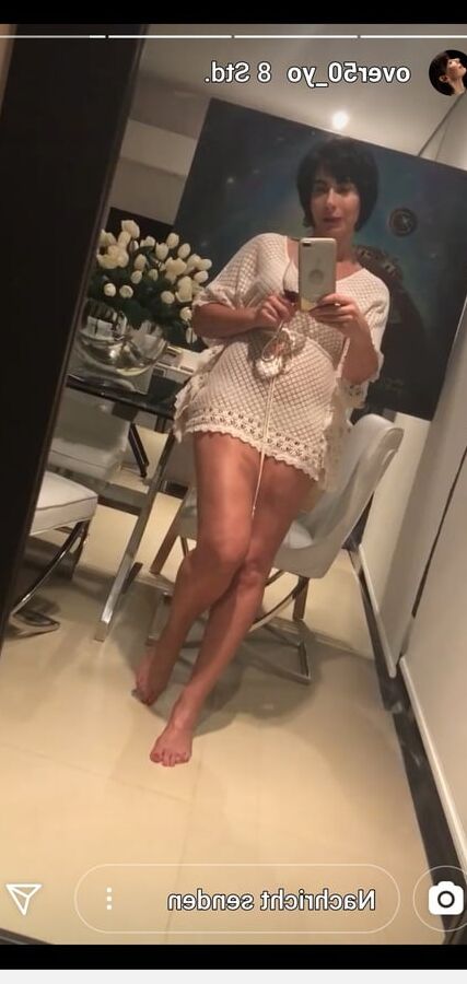 Viel Sperma im Bauch