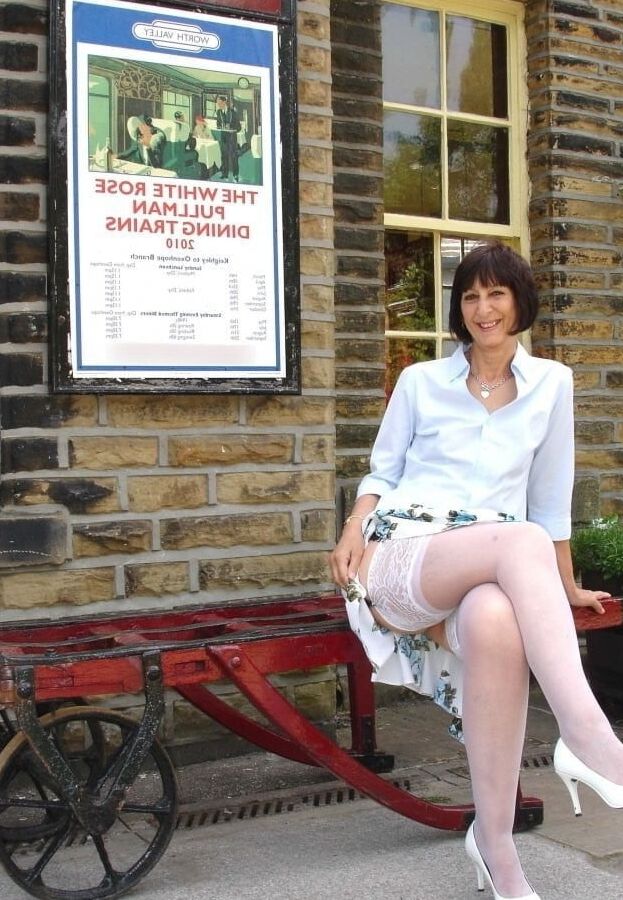UK GILF Janet