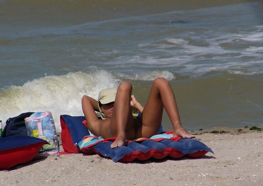 Brune a la plage II