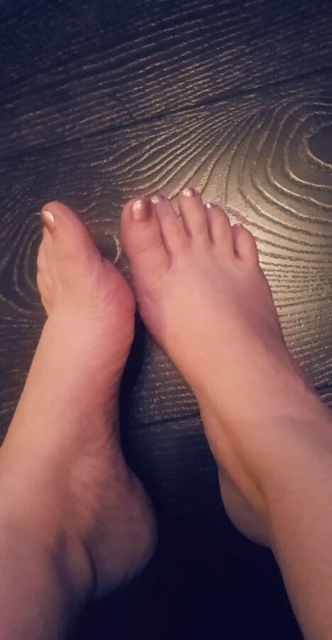 Sexy feet and heels