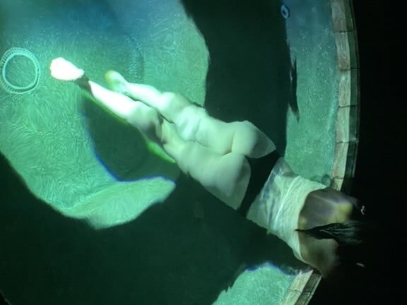 Sexy Asian MILF Getting Her Sexy On