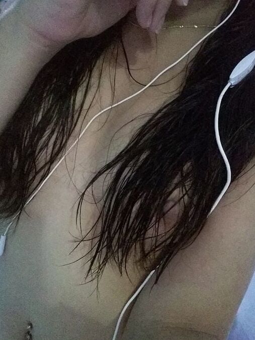 Rayssa 盗まれた写真が露出したふしだらな女