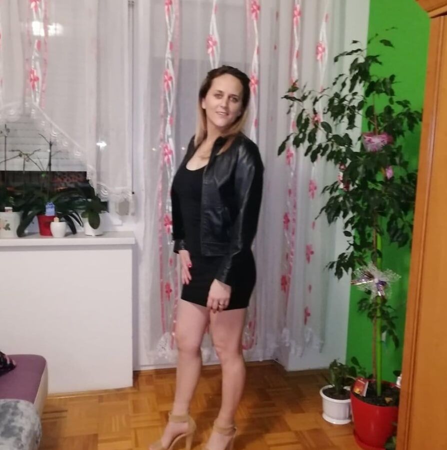 Bosnian Milf Mom