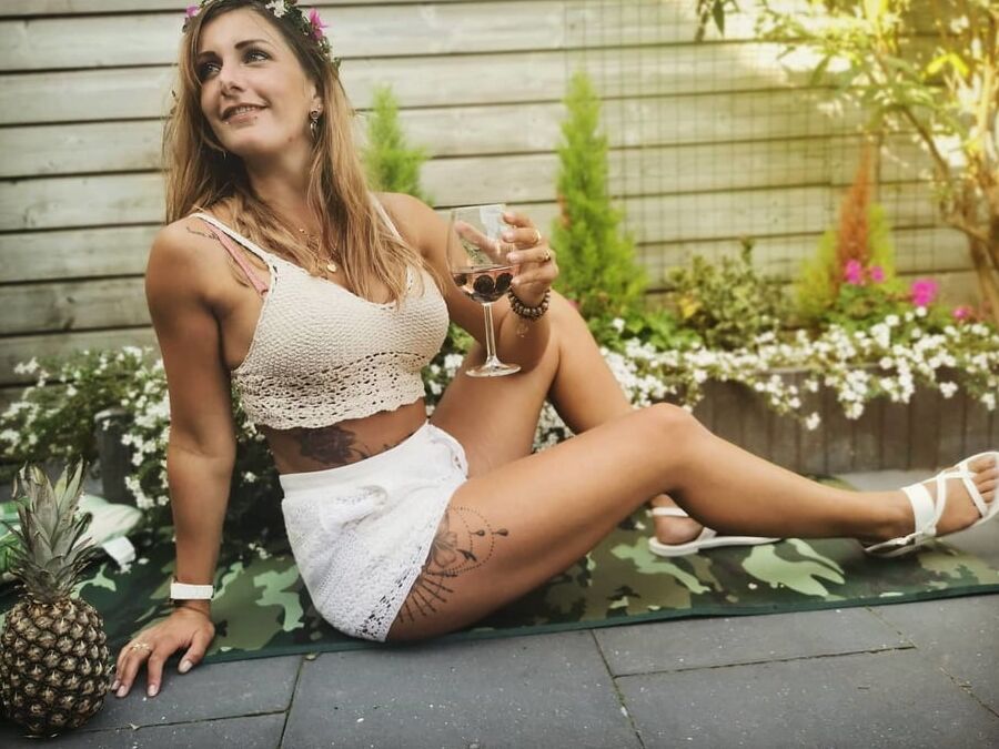 Hot Dutch Babe