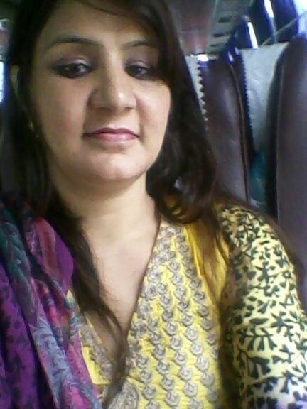 Pakistani Beautiful Bhabhi Bitch