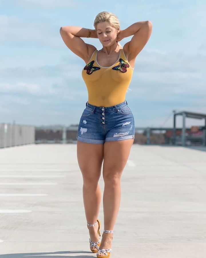FITNESS MILF
