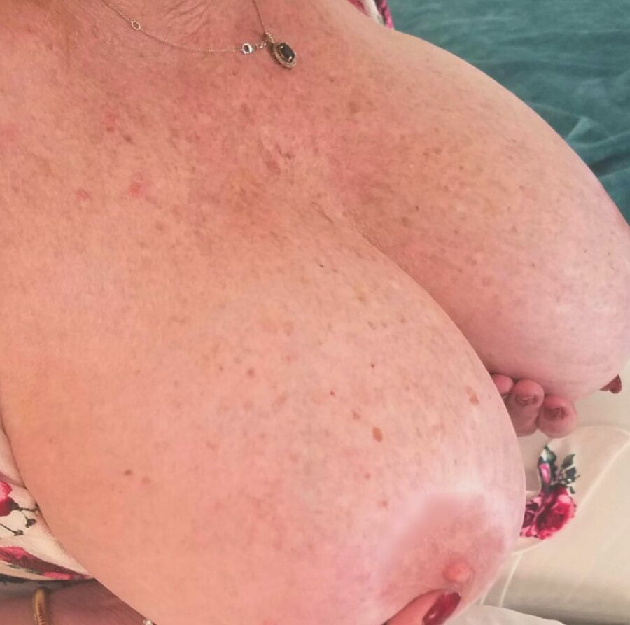 Mature Elaine Big Tits