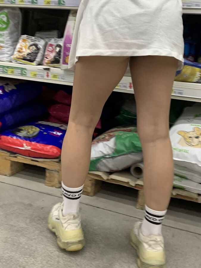Beautiful gym lady. Upskirt sexy ass
