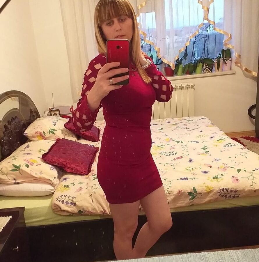Bosnian Milf Mom