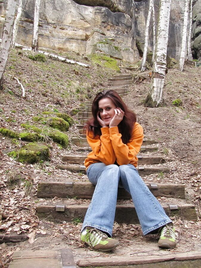 Frauen brauchen Enthüllung - Heiße Frau mit riesigen Ttis