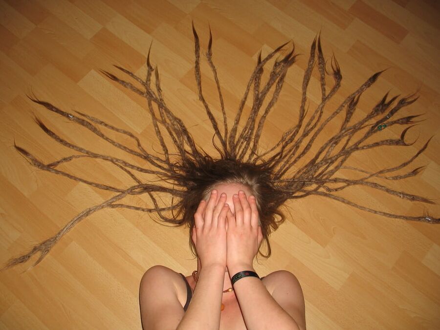 Stolen pics of Dreadlocks hottie