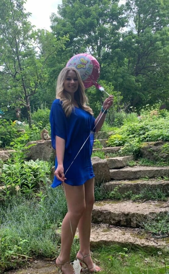 Nikki Baker feet