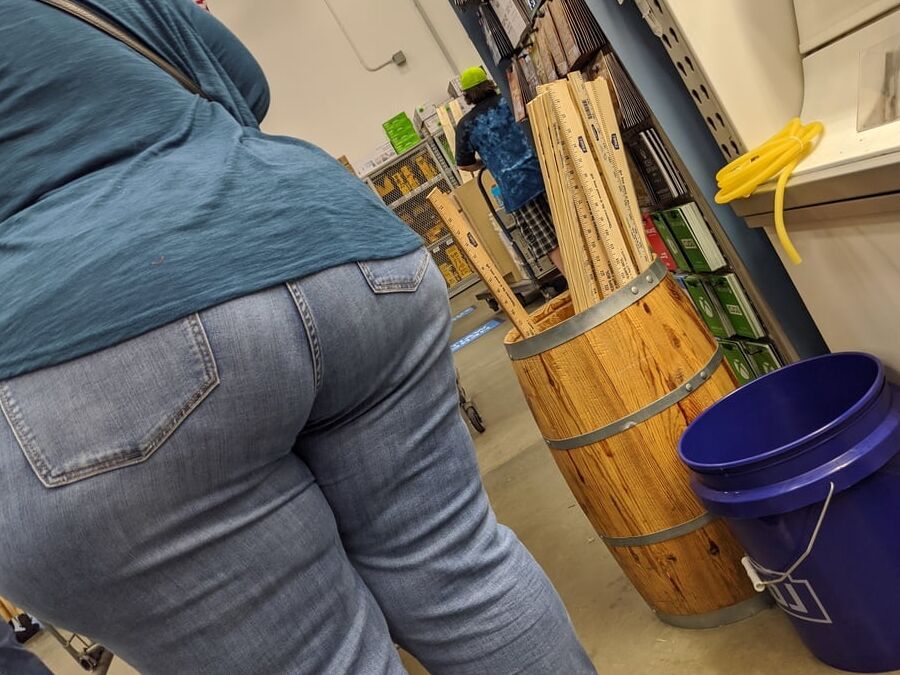 Hispanic Mature Wide Big Ass
