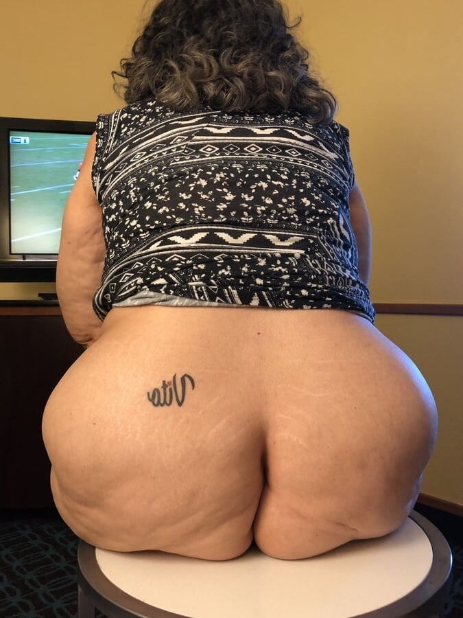 Granny Annas big tits n ass