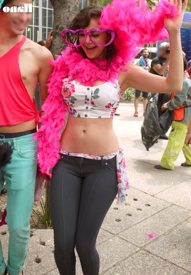 Hermosa en la marcha