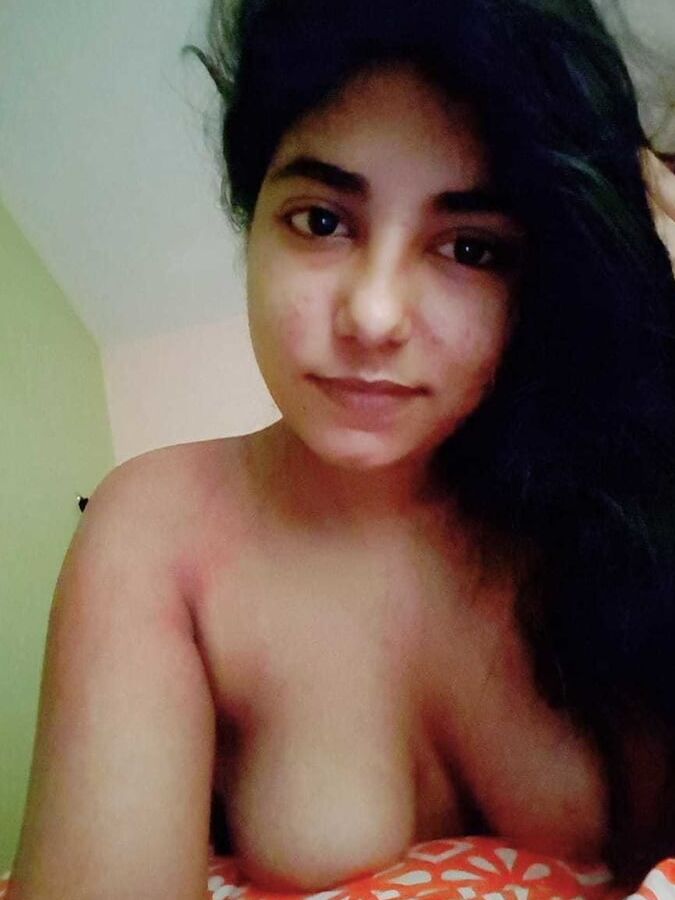 shy pakistani hoe