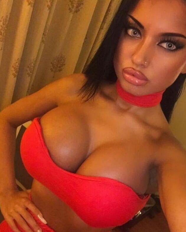 THE BIMBOS ARE HERE...