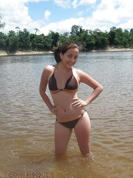 Edecan vestido vino