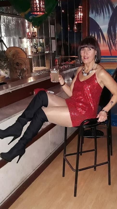 seasoned mom pussies