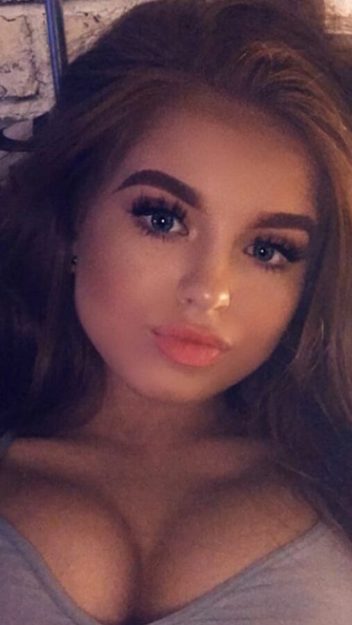 ELLIE G UK BABE WITH GORGEOUS BIG TITS