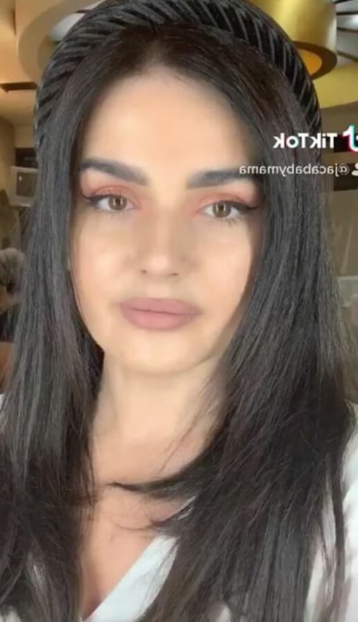 Jasmina Djuderija SLUT BOSNIAN --- KOMENTARISITE KURVU