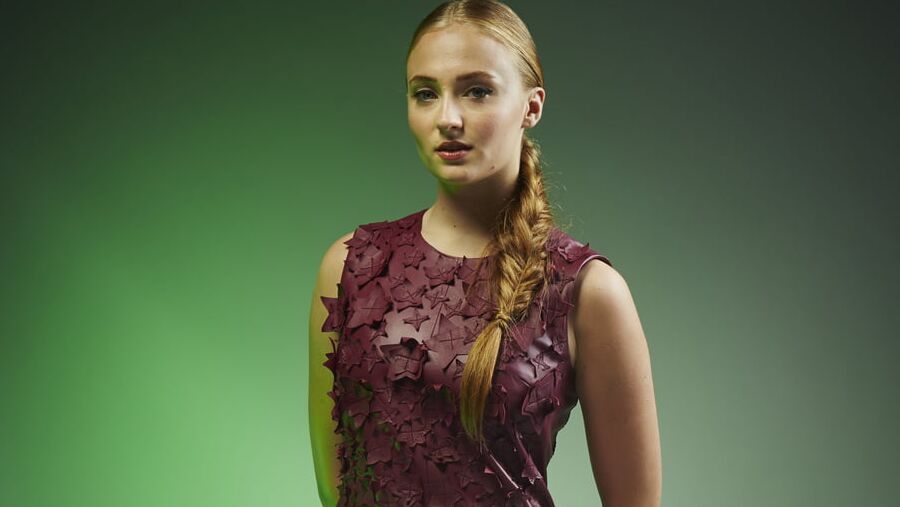 Sophie Turner&;s Facial Face