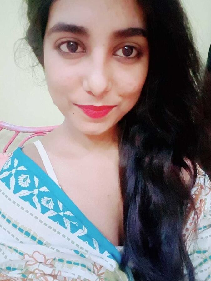 shy pakistani hoe