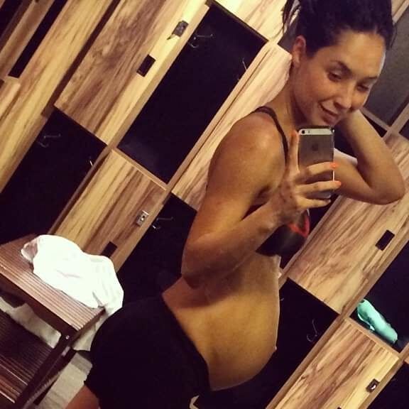 Viel Sperma im Bauch