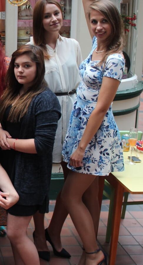 Skinny GF in Shiny Pantyhose