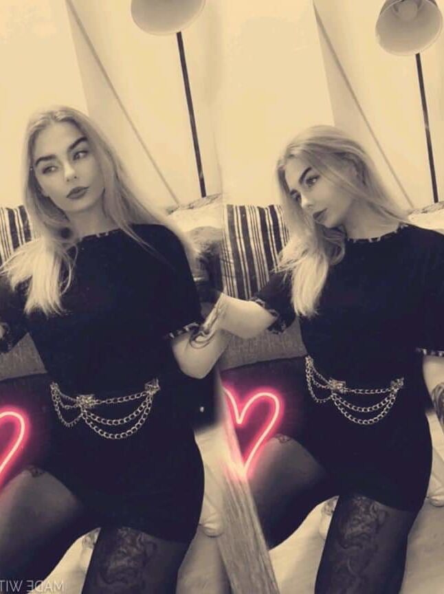 Sexy tattoo Belfast girl