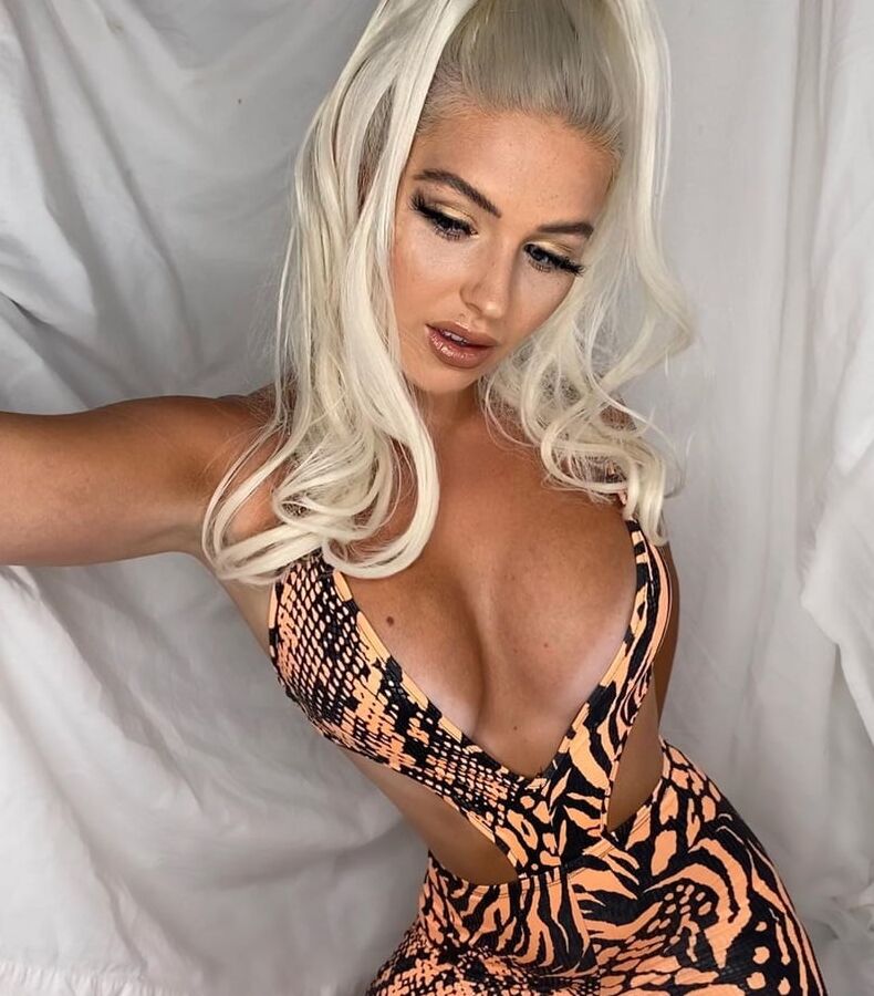 Chav Bimbo Danielle