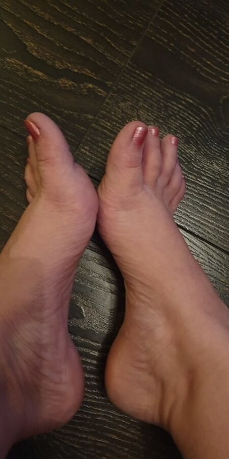 Sexy feet and heels