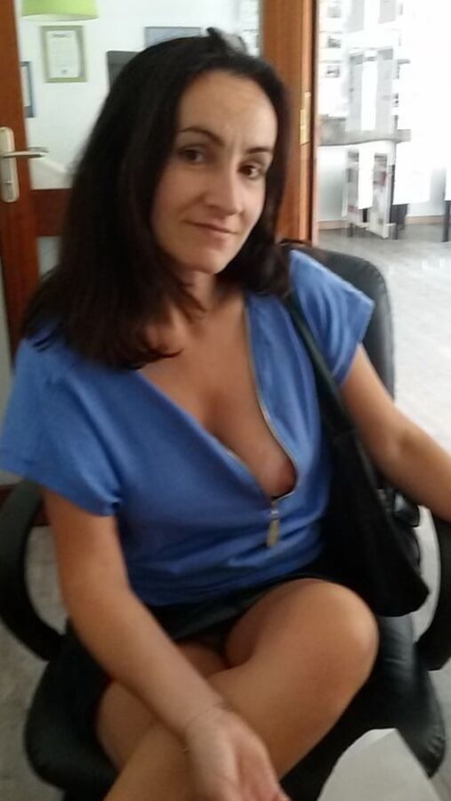 downblouse