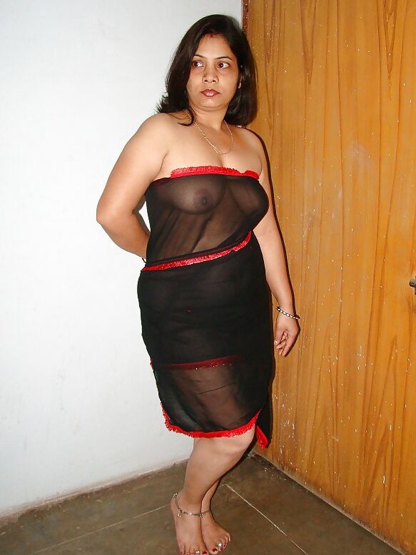DESI AUNTY
