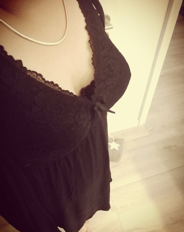 hotwife and useless dick