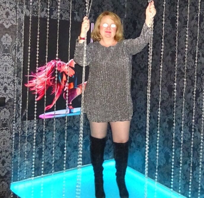 greek milf wife