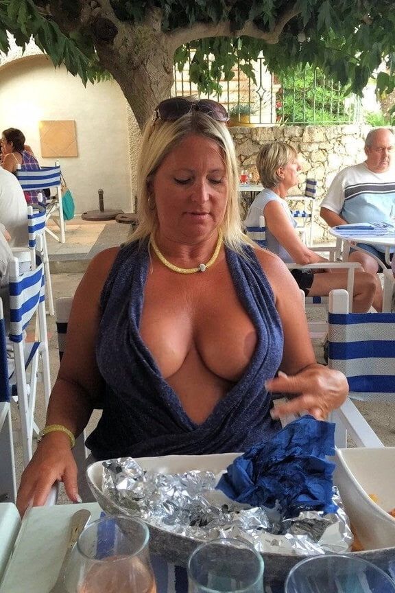 Public Esposure