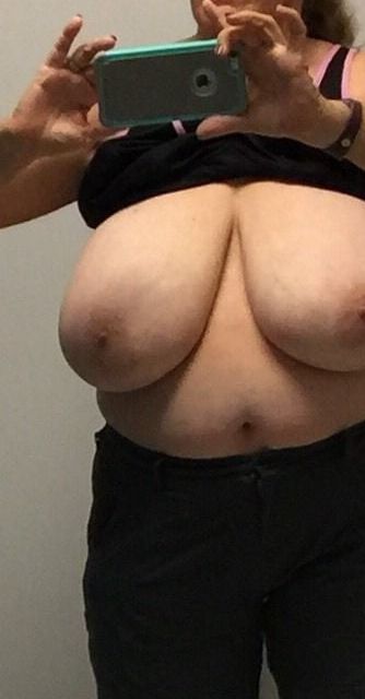 Big Tit Amateur (Grannys Juggs)